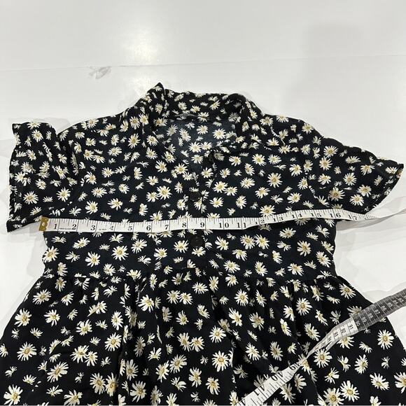 Zara Black & White Daisy Print Short Sleeve Baby Doll a Button Front Dress Sz XS - Picture 6 of 7